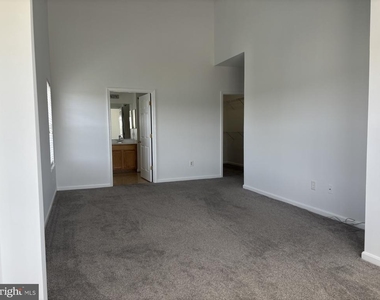 594 Hopkins Landing Drive - Photo Thumbnail 19