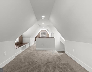 404 Lyman Avenue - Photo Thumbnail 2