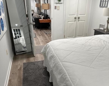 1529 N Bond Street - Photo Thumbnail 33