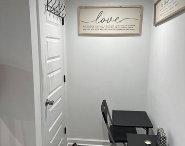 1529 N Bond Street - Photo Thumbnail 28
