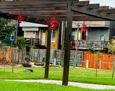 1529 N Bond Street - Photo Thumbnail 53