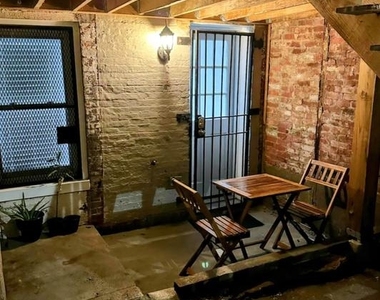 1529 N Bond Street - Photo Thumbnail 42
