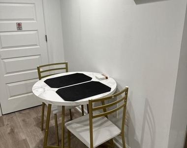 1529 N Bond Street - Photo Thumbnail 36
