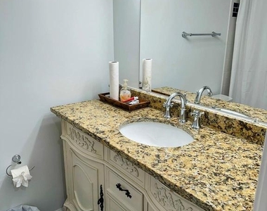 1529 N Bond Street - Photo Thumbnail 17