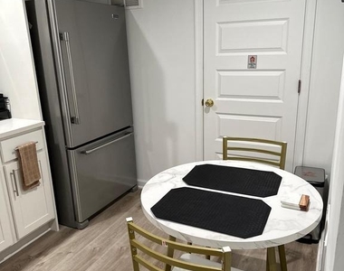 1529 N Bond Street - Photo Thumbnail 37