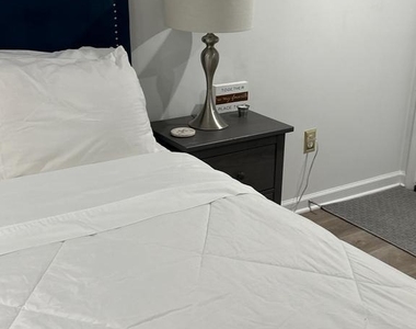 1529 N Bond Street - Photo Thumbnail 31