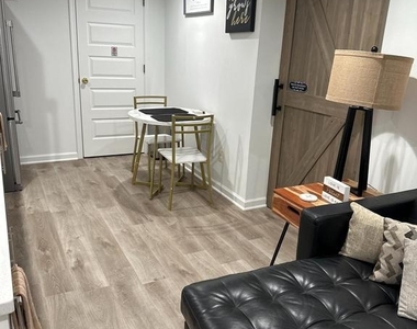 1529 N Bond Street - Photo Thumbnail 22