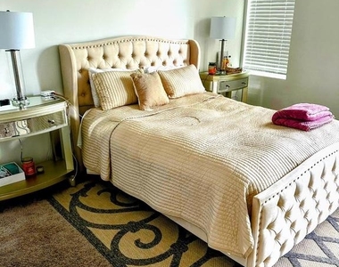 1529 N Bond Street - Photo Thumbnail 63