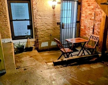 1529 N Bond Street - Photo Thumbnail 41