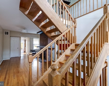 13 E Henrietta Street - Photo Thumbnail 10