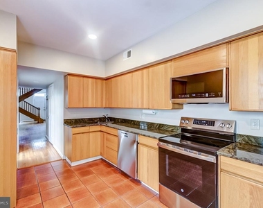 13 E Henrietta Street - Photo Thumbnail 8