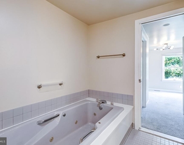 13 E Henrietta Street - Photo Thumbnail 17