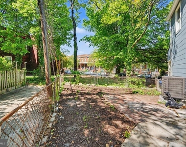 3033 Barclay Street - Photo Thumbnail 29