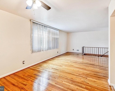 5720 Rockspring Road - Photo Thumbnail 5