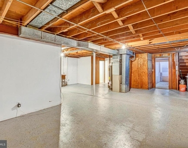 5720 Rockspring Road - Photo Thumbnail 16