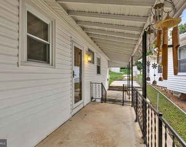 5720 Rockspring Road - Photo Thumbnail 18