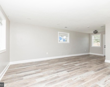 719 Cotter Road - Photo Thumbnail 2