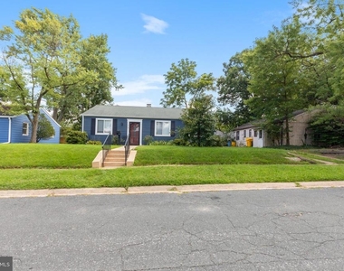 719 Cotter Road - Photo Thumbnail 1