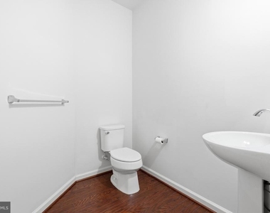 7906 Sibley Way - Photo Thumbnail 17