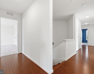 7906 Sibley Way - Photo Thumbnail 19