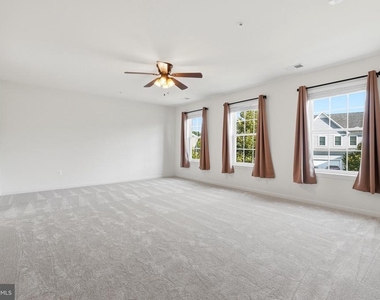 7906 Sibley Way - Photo Thumbnail 32