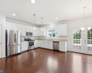 7906 Sibley Way - Photo Thumbnail 14