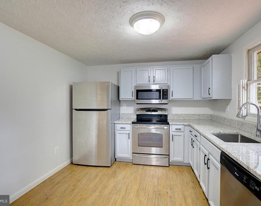 1623 Secretariat Drive - Photo Thumbnail 8