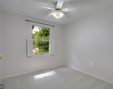 1623 Secretariat Drive - Photo Thumbnail 20