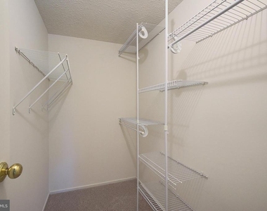 1623 Secretariat Drive - Photo Thumbnail 16
