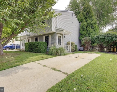 1623 Secretariat Drive - Photo Thumbnail 1