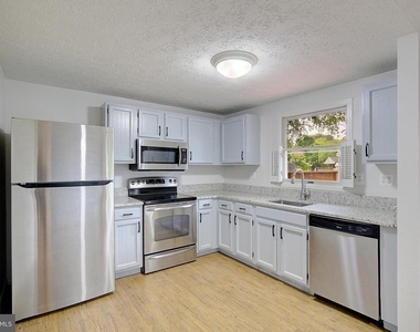 1623 Secretariat Drive - Photo Thumbnail 7