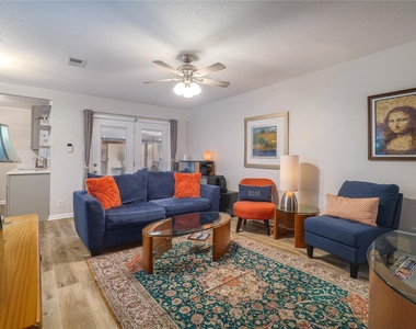 7406 Shadow Hill Dr - Photo Thumbnail 4