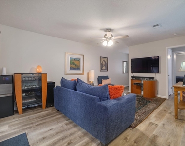 7406 Shadow Hill Dr - Photo Thumbnail 5