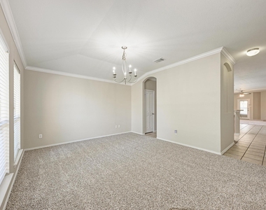 601 Timothy John Dr - Photo Thumbnail 3