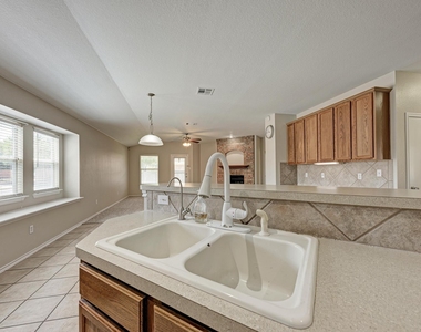 601 Timothy John Dr - Photo Thumbnail 8