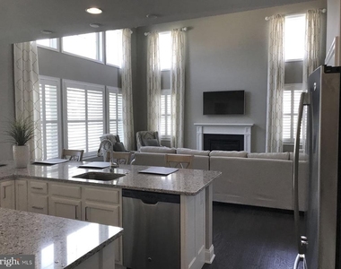 16285 Rockport Drive - Photo Thumbnail 5