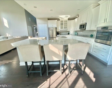 16285 Rockport Drive - Photo Thumbnail 8