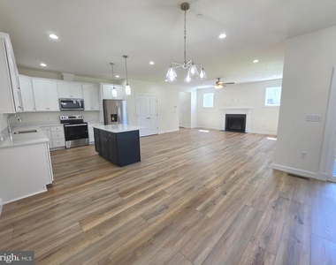 214 Chandler Street - Photo Thumbnail 14