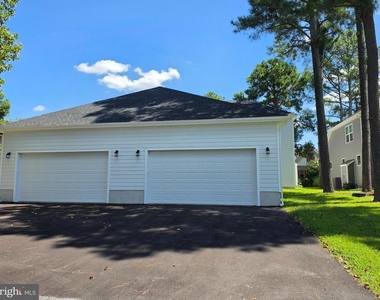214 Chandler Street - Photo Thumbnail 8