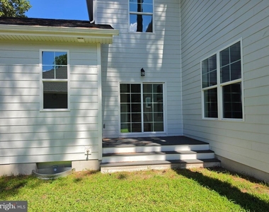 214 Chandler Street - Photo Thumbnail 7