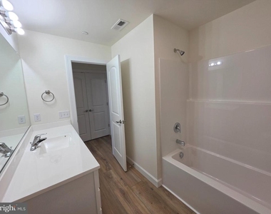 214 Chandler Street - Photo Thumbnail 25