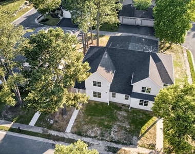 214 Chandler Street - Photo Thumbnail 4