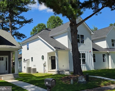 214 Chandler Street - Photo Thumbnail 6