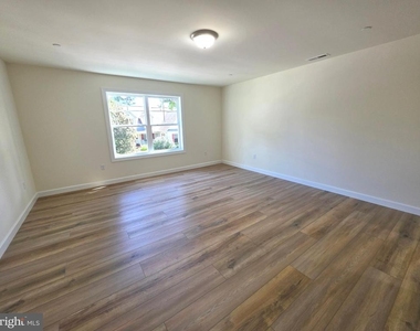 214 Chandler Street - Photo Thumbnail 31