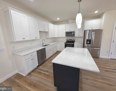 214 Chandler Street - Photo Thumbnail 15