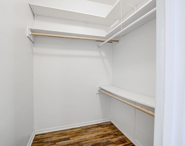 1807 Briar Hill Dr - Photo Thumbnail 17