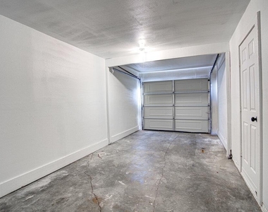 1807 Briar Hill Dr - Photo Thumbnail 26