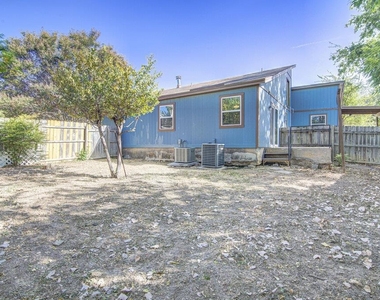 1807 Briar Hill Dr - Photo Thumbnail 20