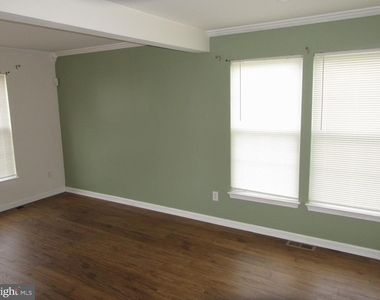 1 E Christina Place - Photo Thumbnail 4