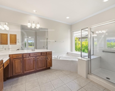 808 Armstrong Dr - Photo Thumbnail 18